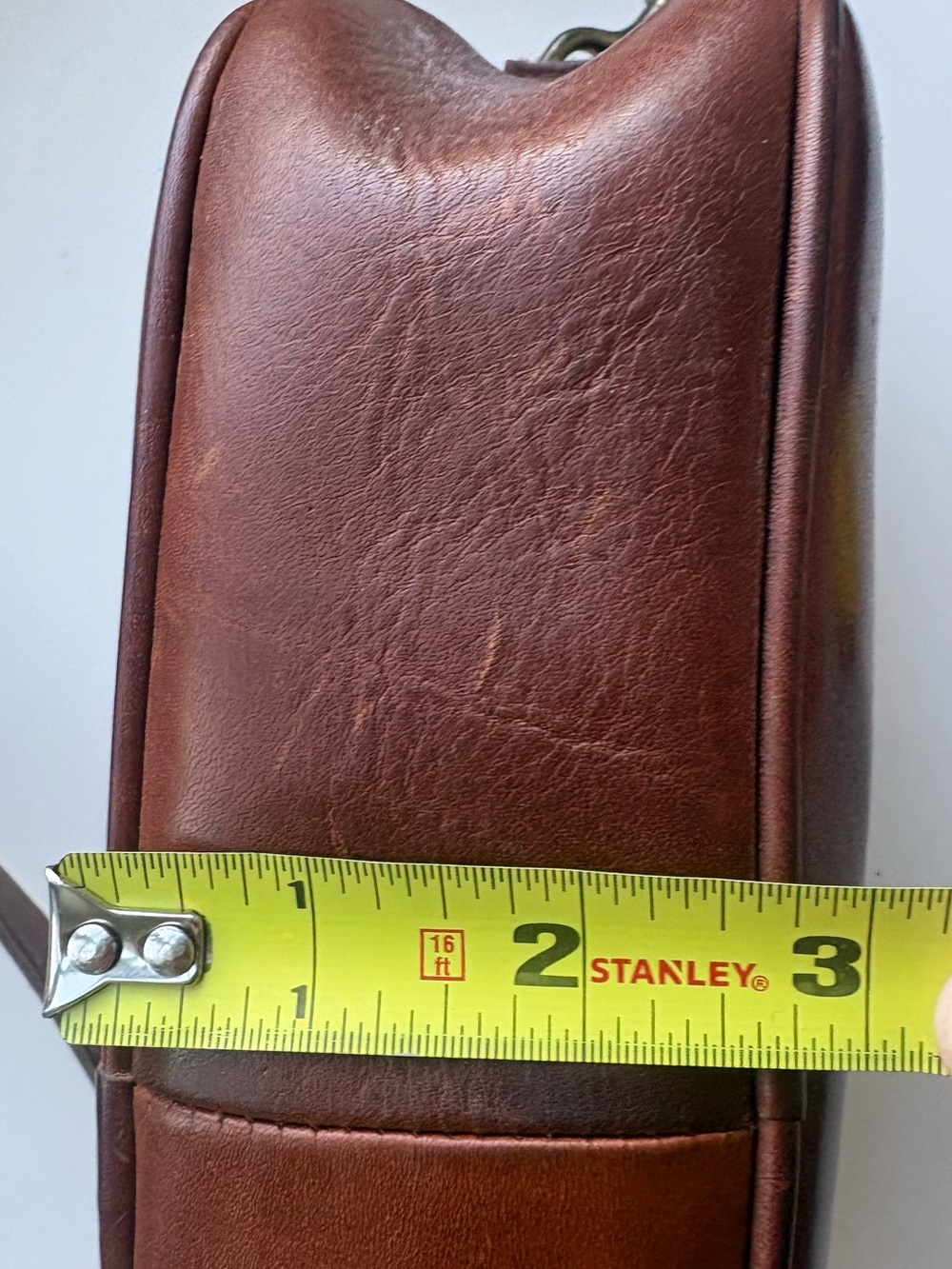 Vintage G.H. Bass & Co Genuine Leather Crossbody Bag Cognac Brown - Picture 2 of 14